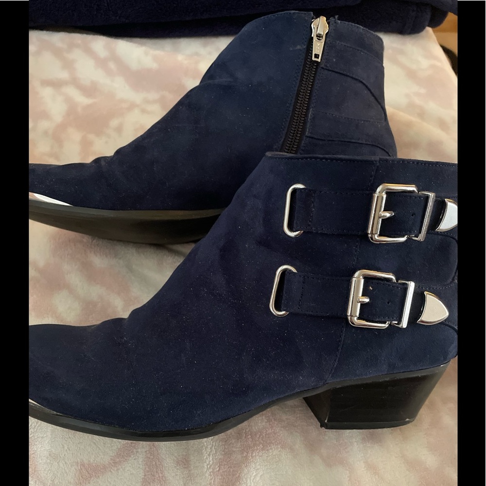 Tildon blue suede boot
